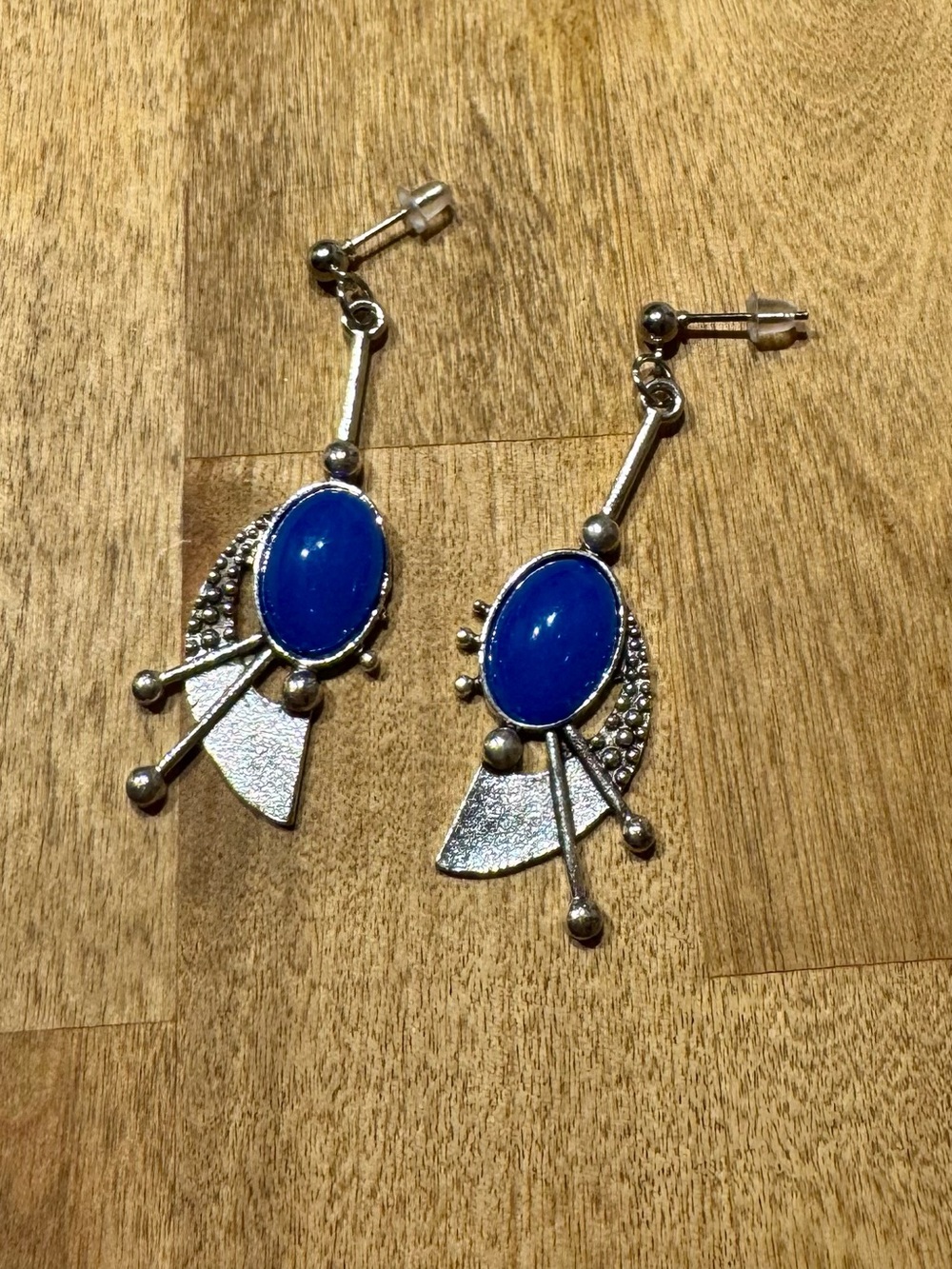 NWT Silver Geometric Drop Earrings with Blue Stone